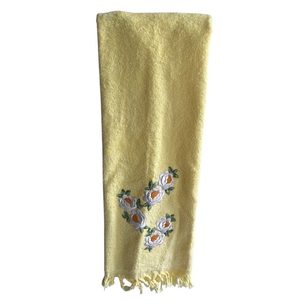 Vintage Cannon 100% Cotton Yellow Embroidered Floral Towel USA Made‎